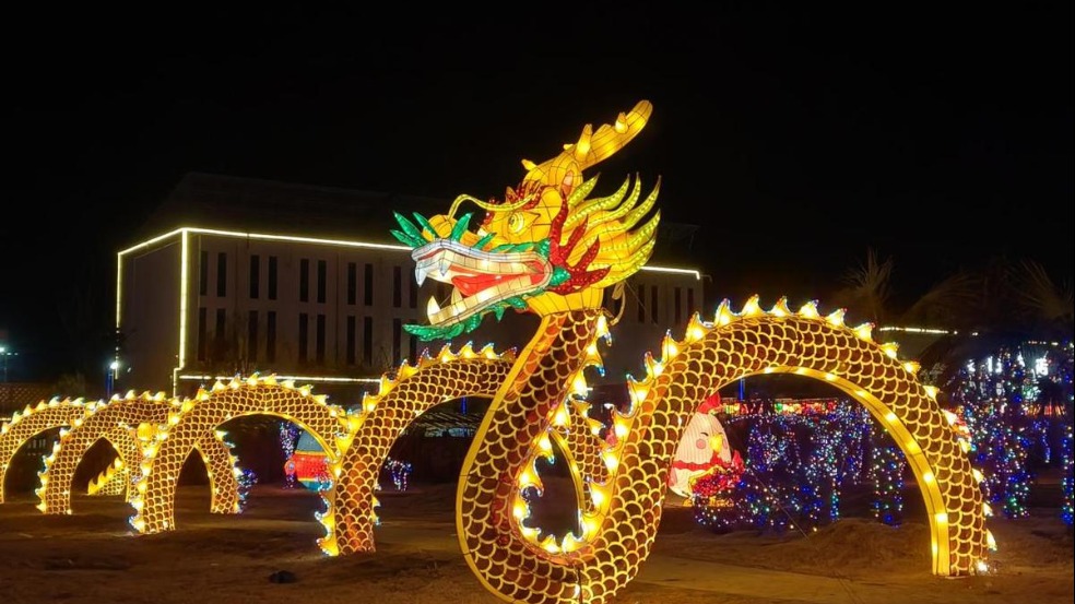 花燈點(diǎn)亮，年味濃郁