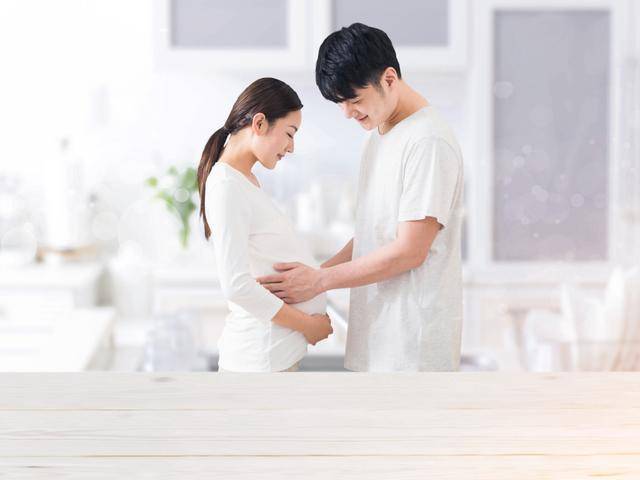 夫妻連續(xù)生育六胎，四女兩男組成溫馨大家庭