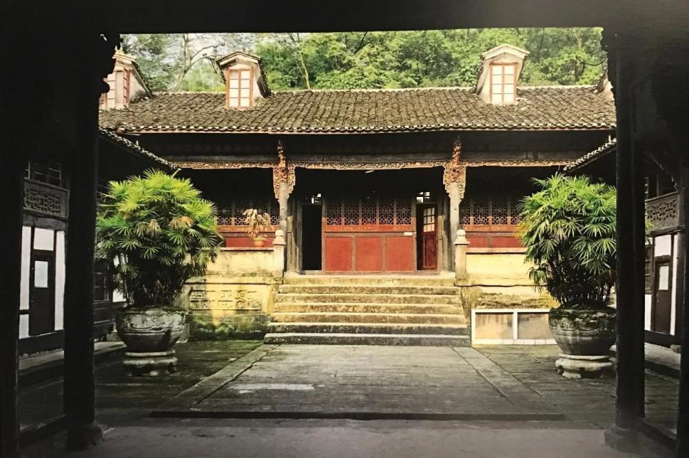 二四六天下彩(944cc)246,馬英九大年初二回馬家宗祠祭祖
