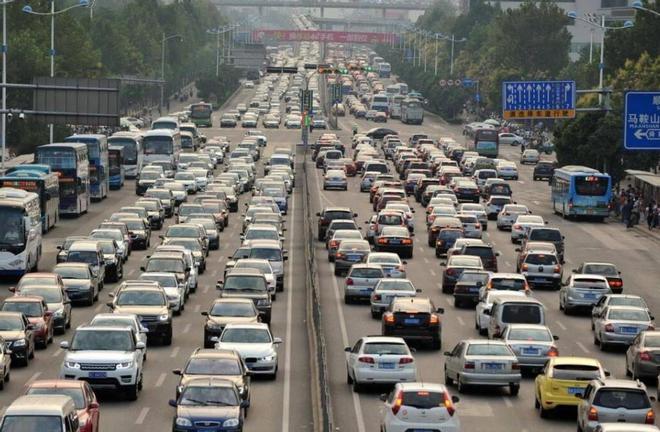 澳彩正版資料長期免費(fèi)公開嗎,一家3口遇堵車 丈夫下車后離奇失蹤