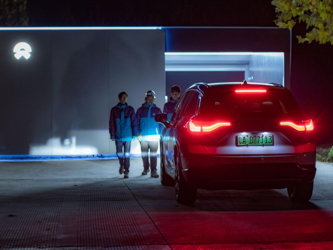 2025澳今晚開獎記號碼,被炮炸飛兩輛車車主已漲粉20多萬
