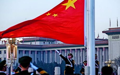 2025新澳門(mén)今晚開(kāi)特馬1,天安門(mén)廣場(chǎng)大年初一升旗儀式實(shí)地?cái)?shù)據(jù)驗(yàn)證執(zhí)行_精英版48.74.58
