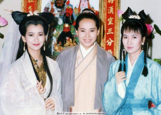 49圖庫(kù)免費(fèi)資料大全一精準(zhǔn)版特色介紹,71歲趙雅芝66歲陳美琪同框全面解析說(shuō)明_Device98.31.89